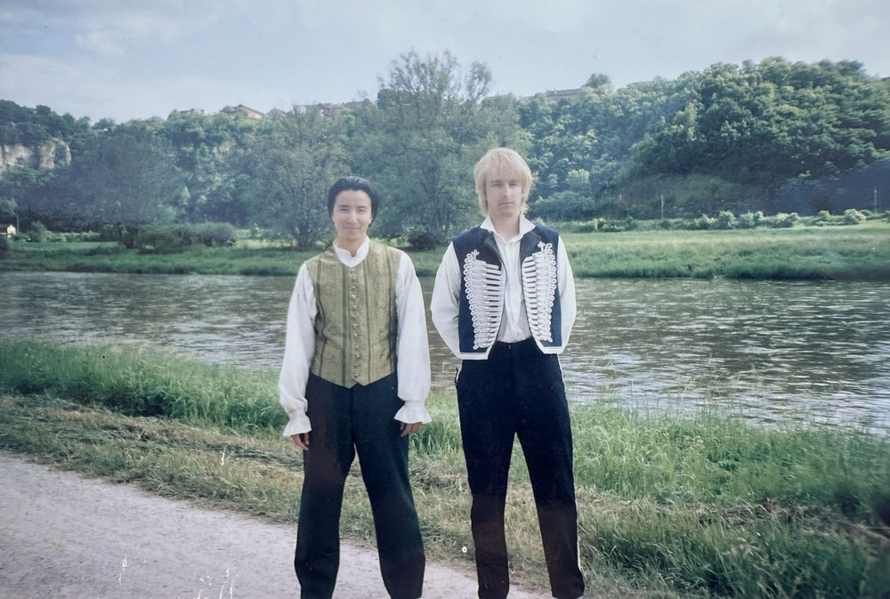 Jackie Chan's and Owen Wilson's stand-ins on the set of SHANGHAI KNIGHTS around Prague