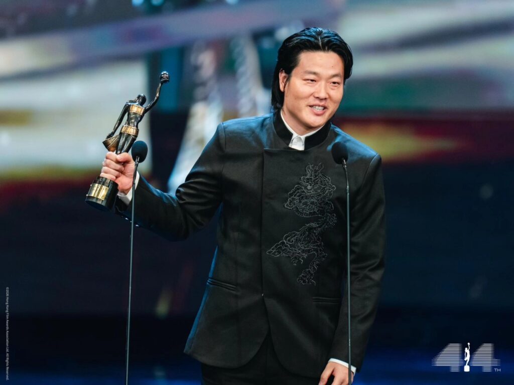 Su Hang erhält den Preis für die Beste Action Choreography (THE SHADOW'S EDGE) | Foto © Hong Kong Film Awards